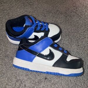 Toddler 6c Nike sneakers